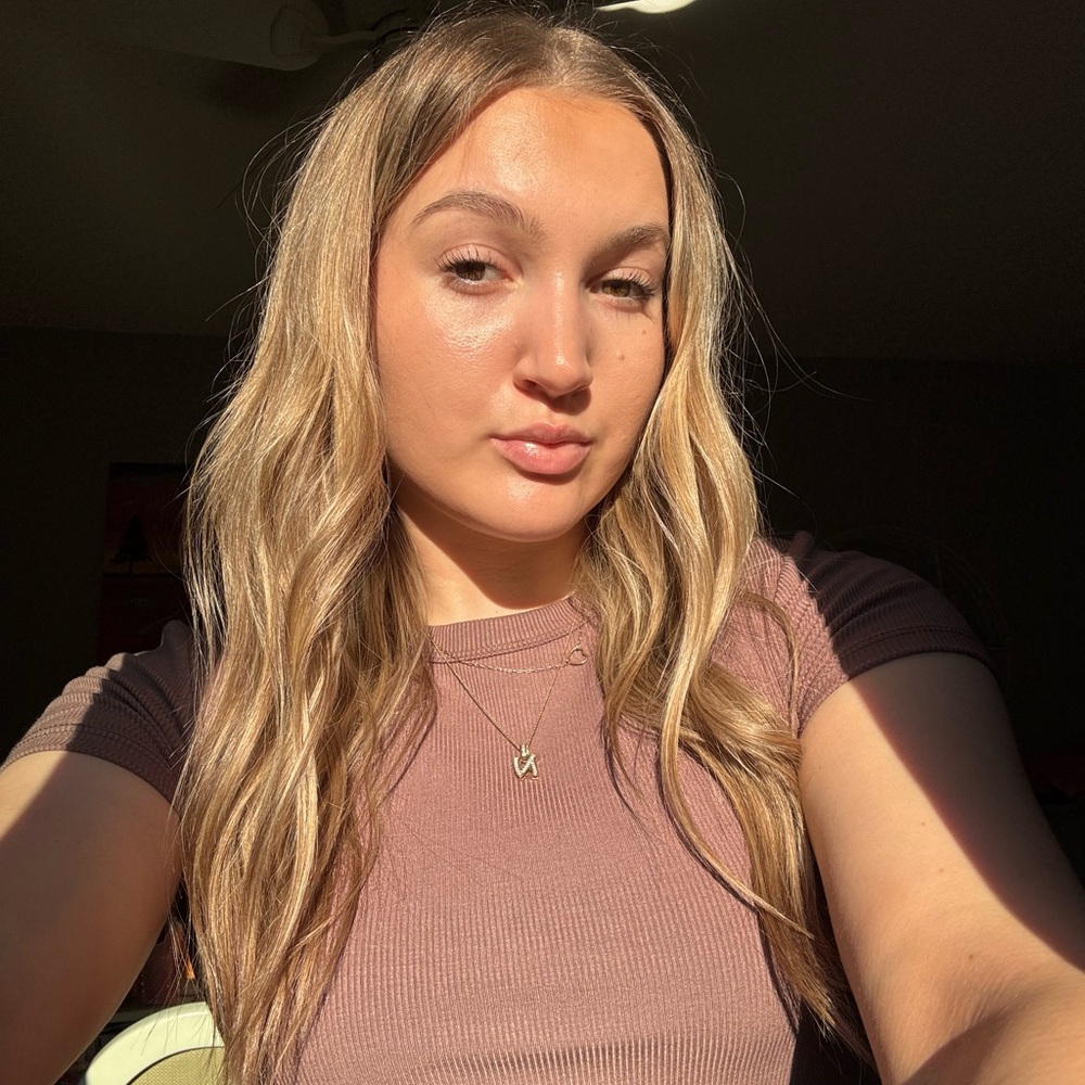 Meet your Posher, Nicole